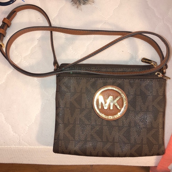 Michael Kors Handbags - Michael Kors crossbody